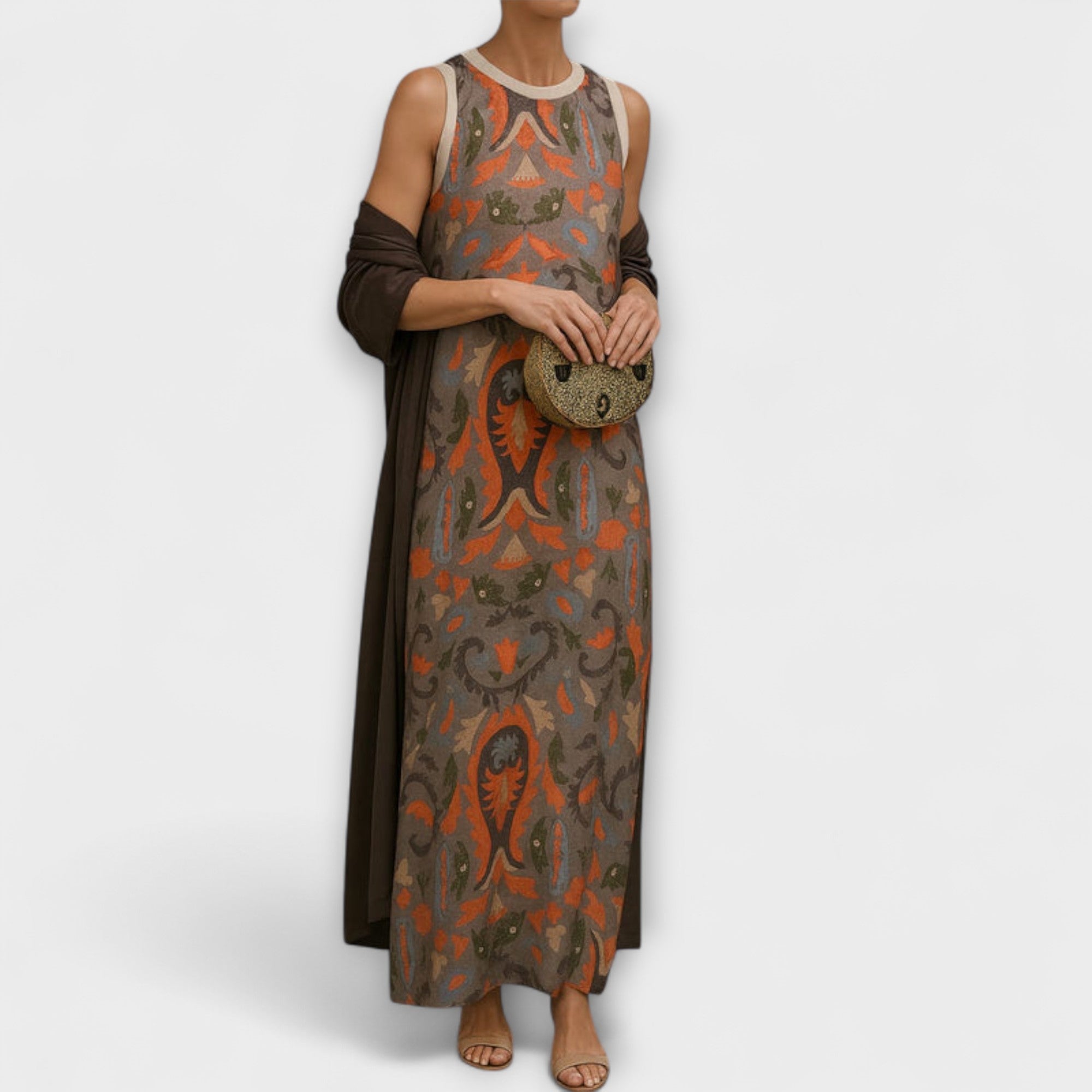 Делина – Елегантна дълга рокля с подходящо яке