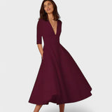 Елеонора - Елегантна рокля с V-образно деколте