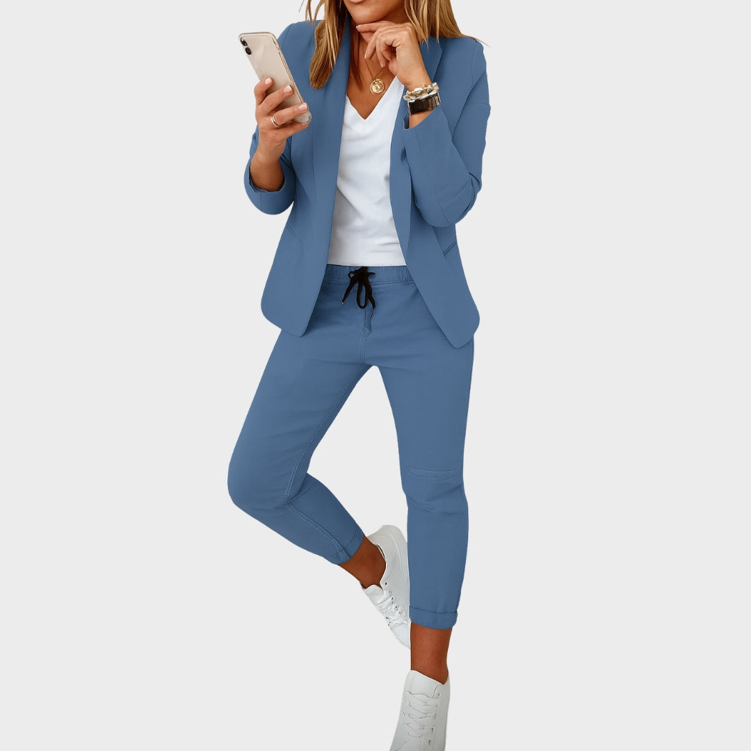 Терина – Софистициран Костюм