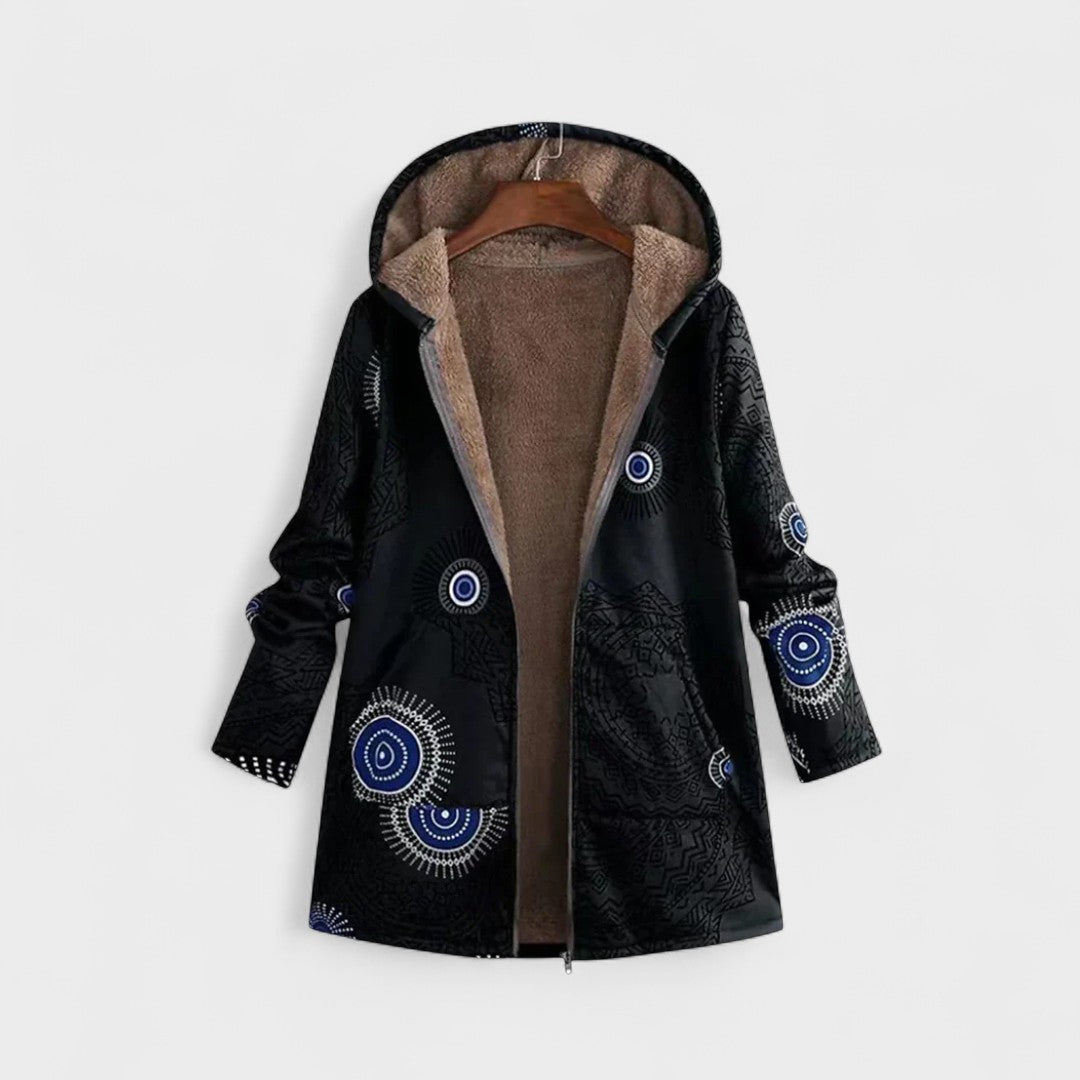 Рилкня - Топла и мека якна с качулка