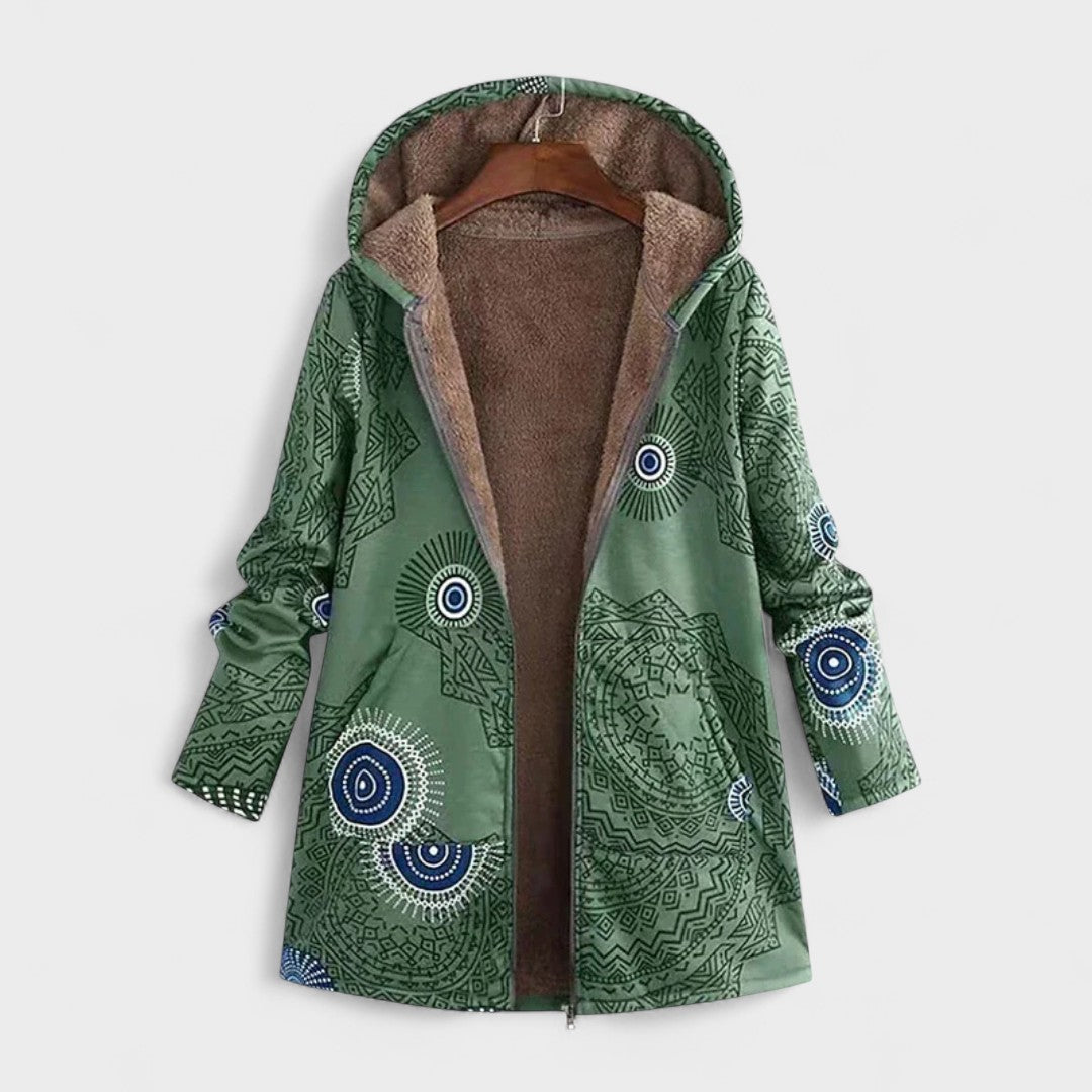 Рилкня - Топла и мека якна с качулка