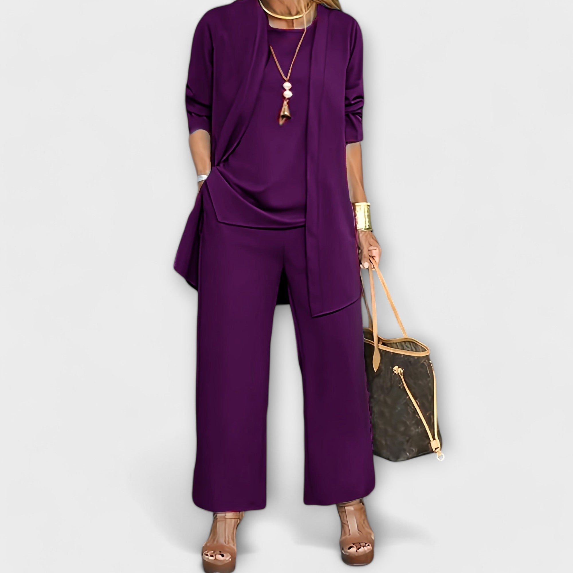 Тивелия - Ненатрапчив комплект от три части