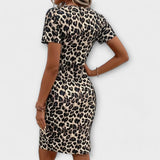 Любена - Стилна вечерна рокля с леопардов принт