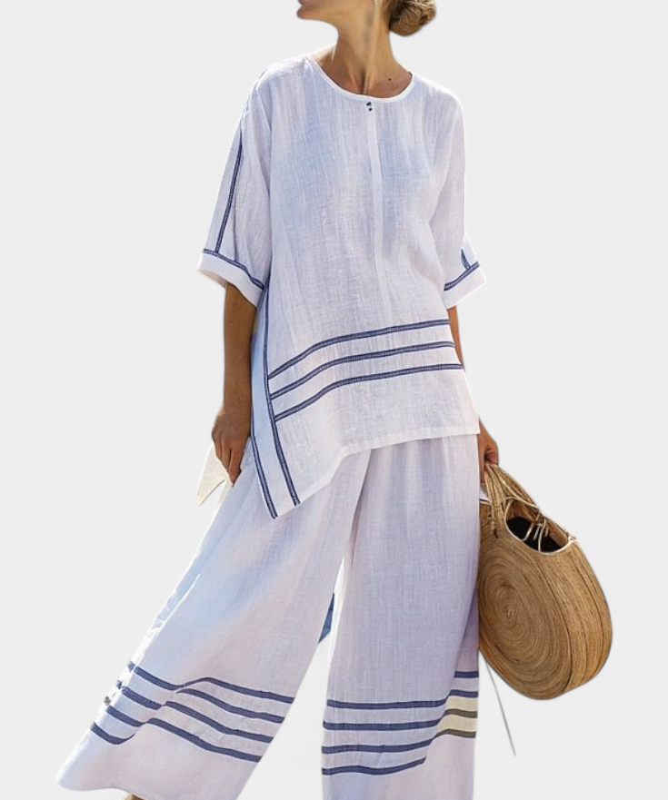 Реница - Лек и стилен комплект от тениска и панталон