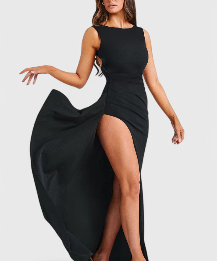 Marion - Кадифена рокля с отворен гръб и голям отвор