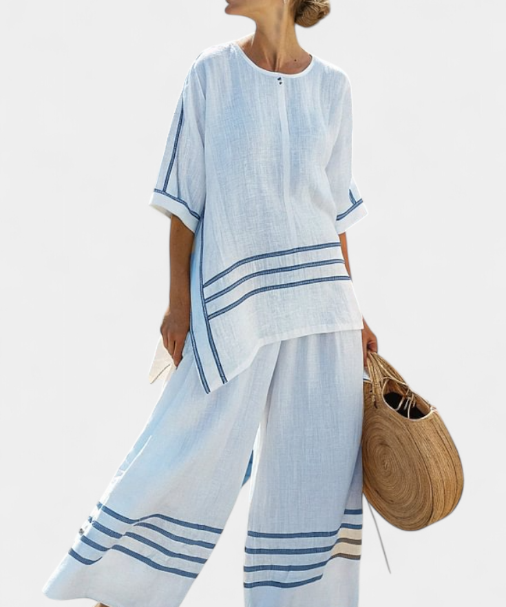 Реница - Лек и стилен комплект от тениска и панталон