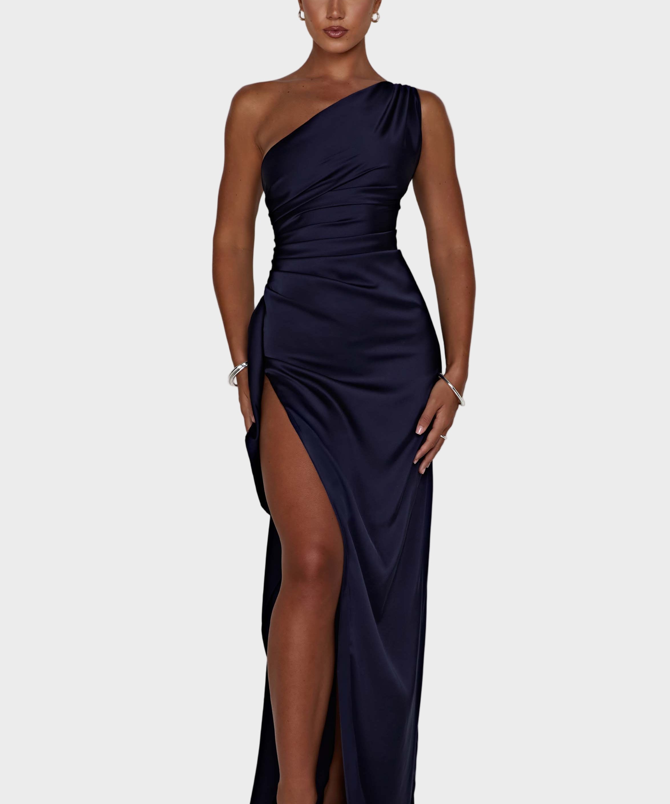 Елида - Макси рокля с едно рамо и висок цеп