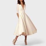 Елеонора - Елегантна рокля с V-образно деколте