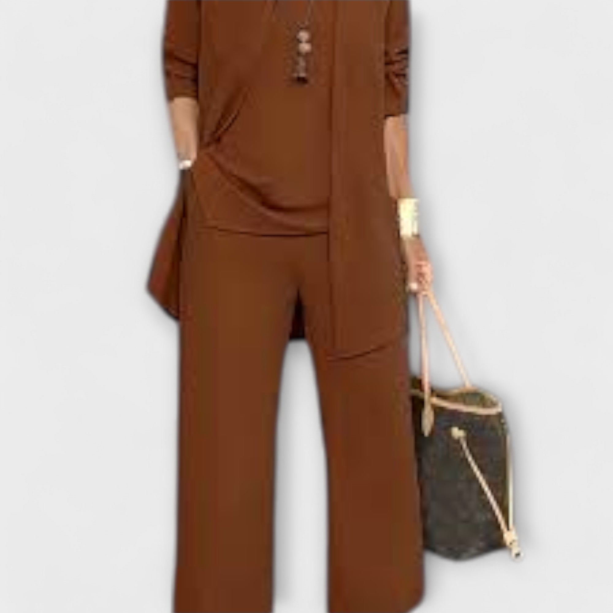 Тивелия - Ненатрапчив комплект от три части