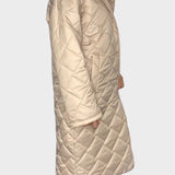 Велина – Двулицево капитонирано яке