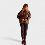 Прелиа - Модерно палто с леопардов принт.