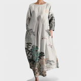 Добринка - Цветна рокля с V-образно деколте