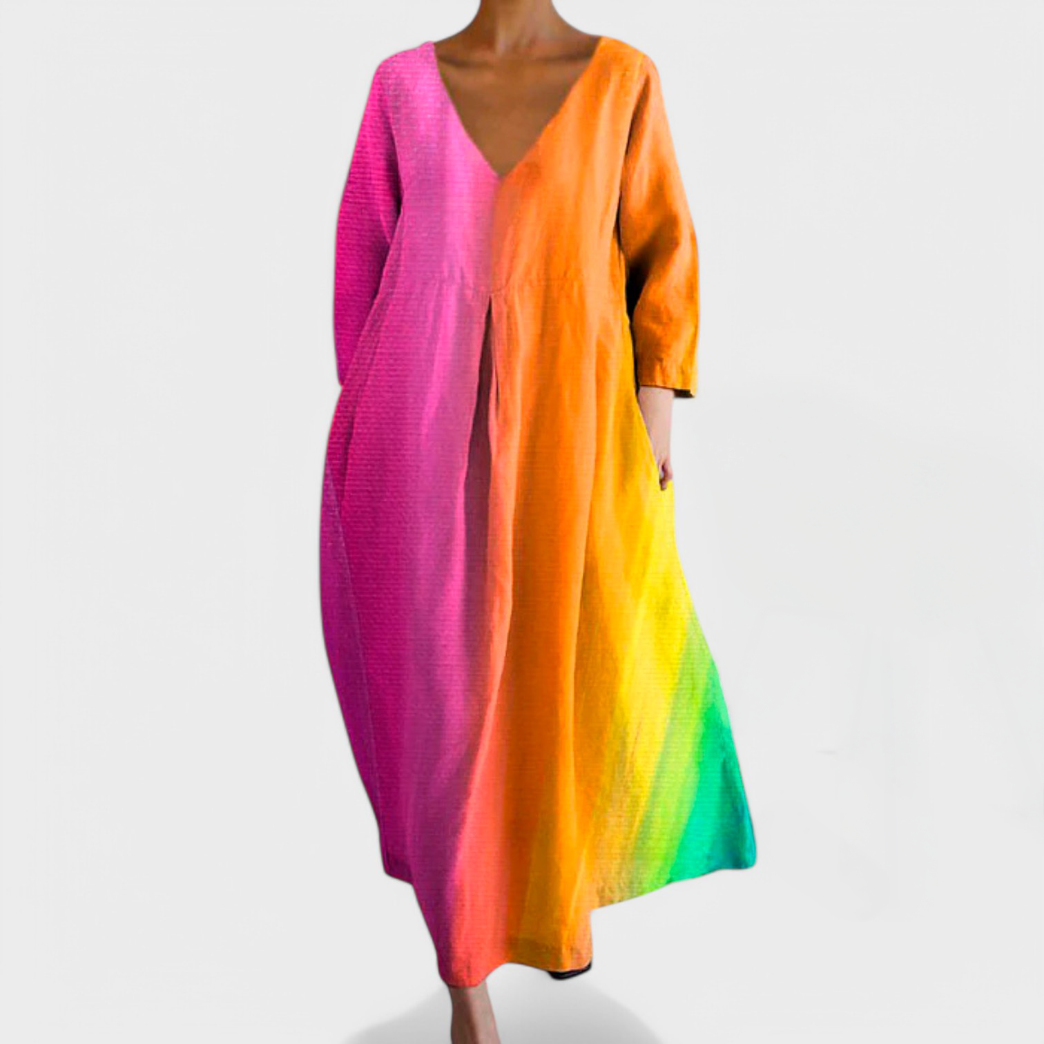 Добринка - Цветна рокля с V-образно деколте