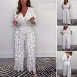 Яровелия - Дишащ дамски гащеризон с дълбоко дълбоко деколте